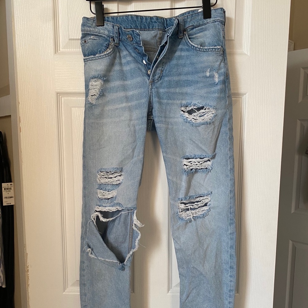 H&M Boyfriend cropped Ripped Jeans
